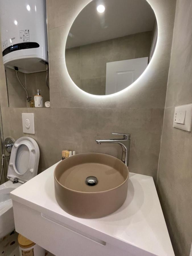 Square Center Apartment Tirana