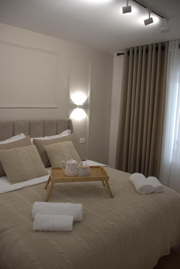 Square Center Apartment Tirana