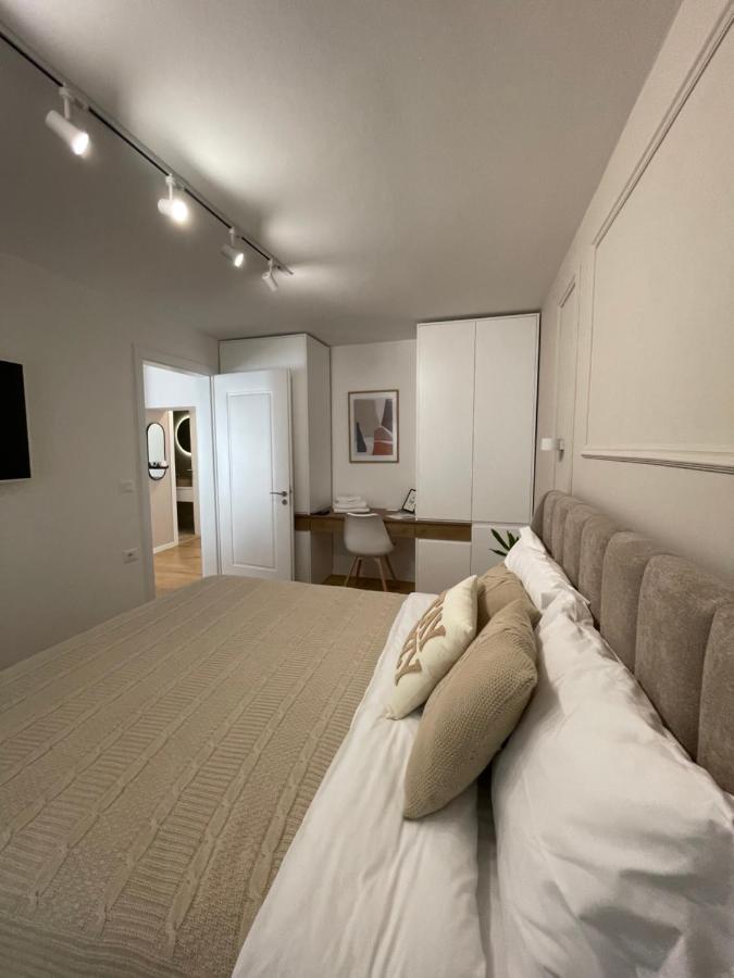 Apartment Square Center